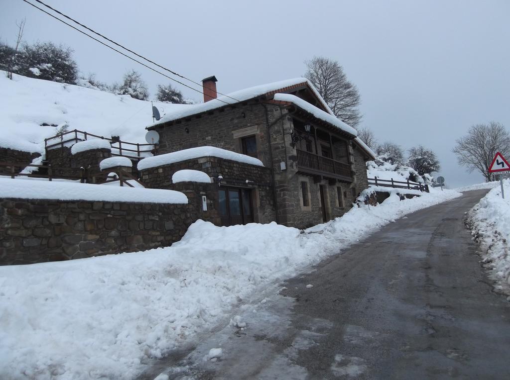 Montanas De Cantabria Hotel Tresviso Buitenkant foto