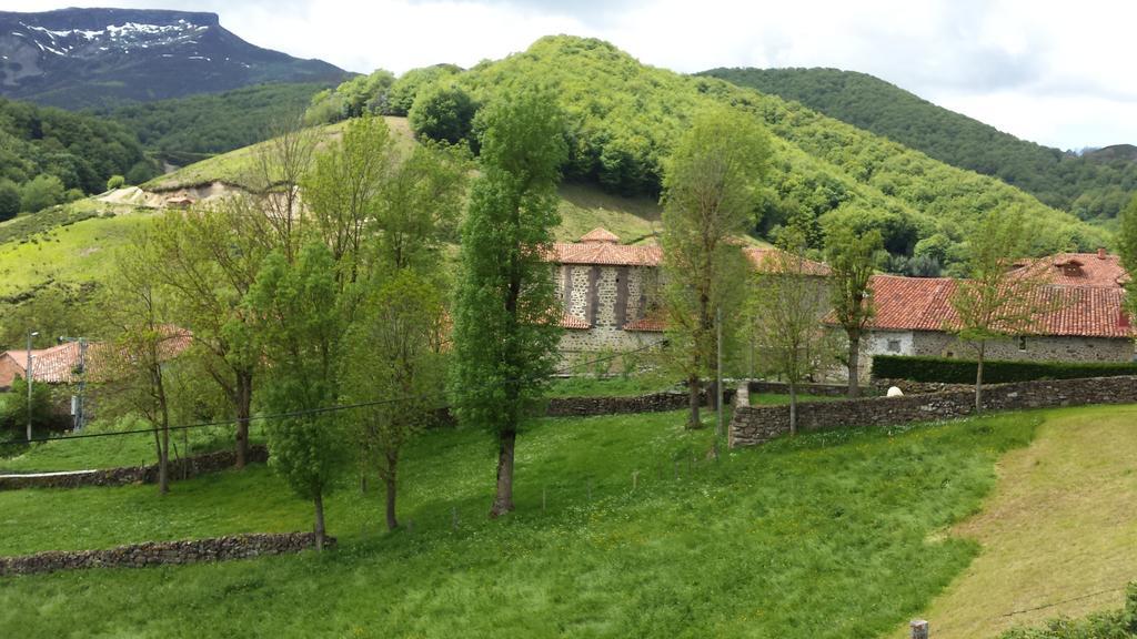 Montanas De Cantabria Hotel Tresviso Buitenkant foto